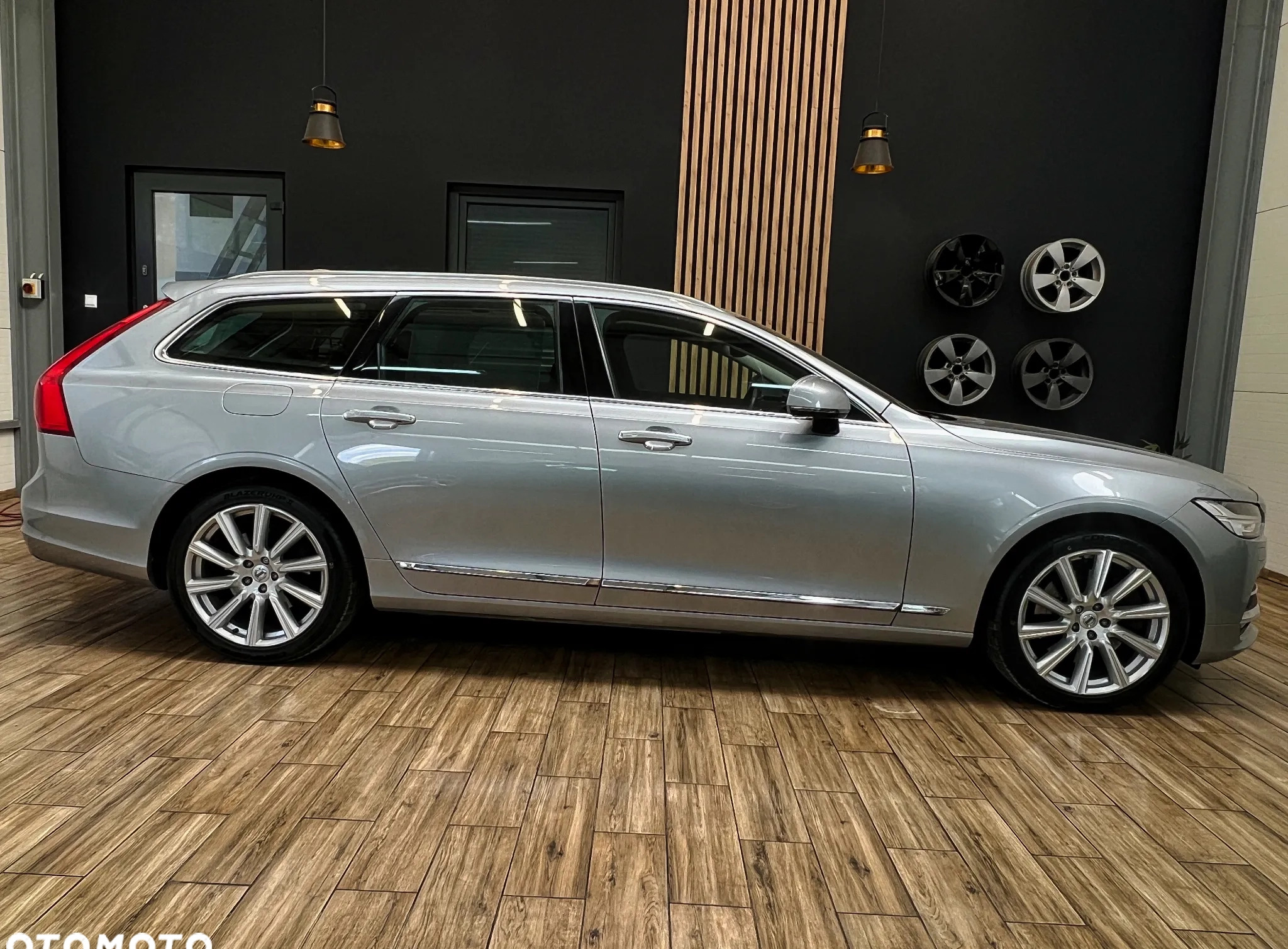 Volvo V90 cena 127900 przebieg: 94000, rok produkcji 2017 z Ośno Lubuskie małe 704